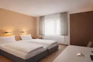 City Hotel Bauer mit Aufzug with elevator, Nurnberg
