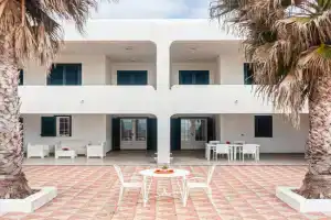 Appartamenti Frontemare Apartments, Torre Suda