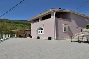 Apartment Hill, Moscenicka Draga