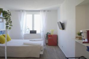 Bacoli Elegant Suite - Central & Minimal Design Apartments, Bacoli