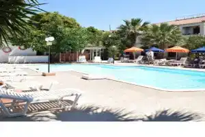 Miranta Hotel - Apartments & Studios, Aegina Town