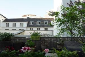 Bright, spacious apartment with a lovely terrace in the heart of, Aachen