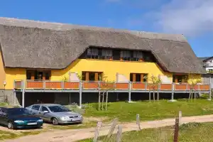 Ferienwohnungen unter Reet 45106 Guest house, Ostseebad Goehren