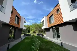 Villas Park, Lozenets