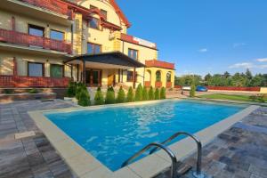 Lakeside Apartment, Subotitsa