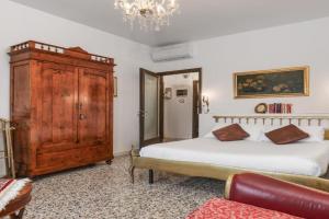 SUITE ANGOLO ALLA STAZIONE - Appartamento con terrazzo panoramico Apartments, Pavia