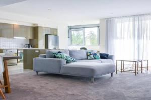 Spacious sun-drenched apartment, centrally located, Canberra