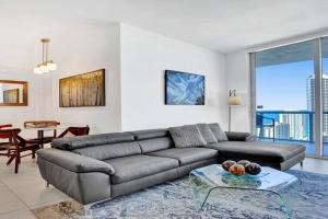 Sky-High Spacious Ocean View Condo 4 BDRS 3 BATH Guest house, Hollywood