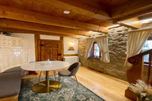 Mein MINI-HAUS - 2 Zimmer - Smart-TV - Stein & Holz Apartments, Karlsruhe