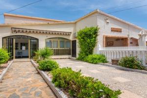 Beautiful house with sea views and private pool, Torrevieja