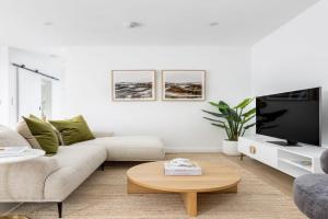 Kahlo - Luxury Escape - 2 Bedroom Furnished Apartments, Sydney