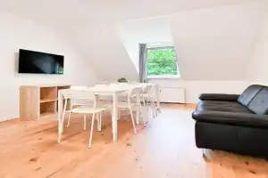Tolstov Apartments - 3 and 4 Room Apartments, Oberhausen