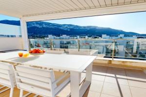 Atico Buen Vivir en Marina Real II by Family Homes Apartments, Denia