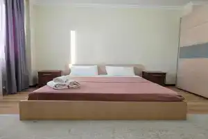 19 vozle Baytereka 2h komn s 2-mya krovatyami i raskladnoy divan,2 sanuzla 1- 6 chelovek Apartments, Astana