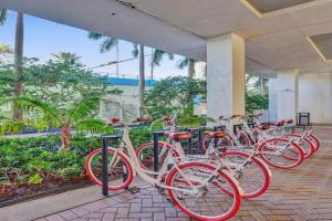 Lovely 3 bedroom 3 bathroom ocean front, Hollywood