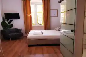 Room Lui, Rijeka