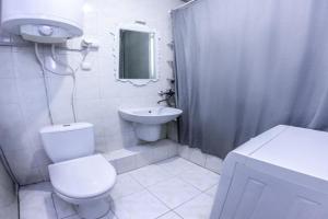 ZhD vokzal 2 kv teplo svet Apartments, Dnipropetrovsk