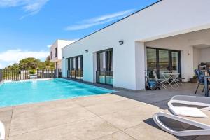 Awesome Home In Guest house, Zaboric