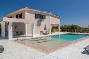 Le Mar Villa, Vasilikos