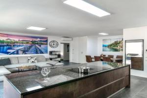 Como In Centro - by MyHomeInComo Apartments, Como