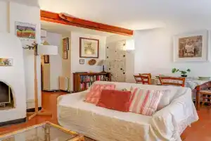 Red Velvet Apartment by Hello Homes, Sitges