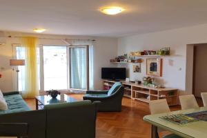Apartment Silva, 50m from beach, Makarska