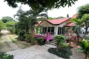 Mae Somboon House, Chaweng Noi