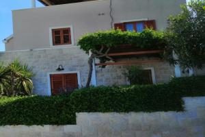 Apartment Ema in, Postira