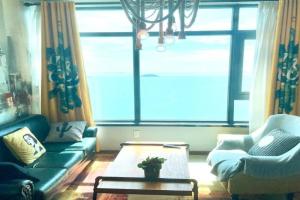 Royal Beachfront Apartment, Nha Trang