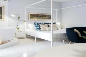 Glamorous flat with Jacuzzi, king size bed and small balcony Apartments, Perugia