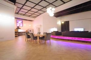 The Theatre / Old Town & Balcony Apartments, Riga