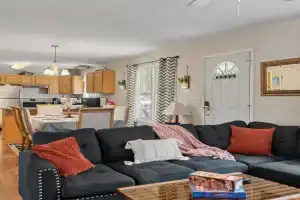 Modern Bungalow Home with Mid-Century Flair Guest house, Springfield