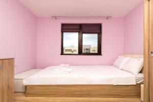 South - 2BD Flat with Balcony by Flat Manager Apartments, Plovdiv