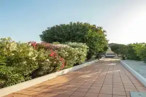 Royal Playa Suite and Apartament -private parking- self chek out, Catania