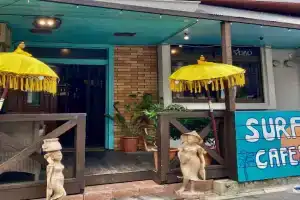 Surfer's Cafe& Hostel, Chatan