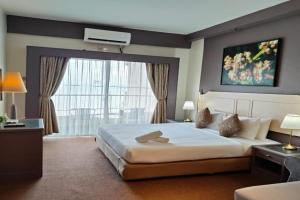 Seaview Deluxe Rainbow Paradise Tg Bungah 6pax Apart-hotel, Georgetown