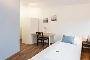 Zentral gelegene Zimmer mit Gemeinschaftsbad und Küche Hostel, Nurnberg