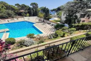 Appartement tout confort avec WIFI vue sur mer et piscine communautaire secteur EL GOLFET à Callela de Apartments, Llafranc