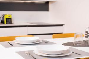 CityU Grazioli 27 Appartamento Città - 2 stanze con 2 parcheggi privati gratuiti Apartments, Trento