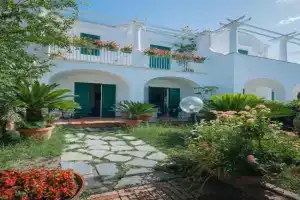 Villa Domenicanda, Capri Village