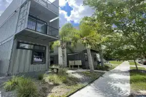 Hip Container APT - 5 Min Walk to TIAA Bank Apartments, Jacksonville