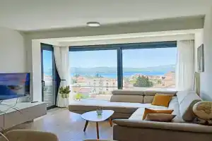 Apartment with a sea view., Tivat