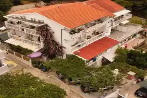 Apartments with parking space - Blato, Makarska - 21271, Zivogosce