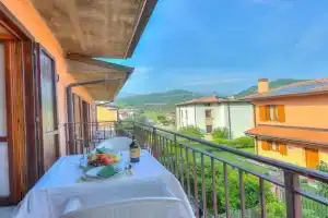 Peter - relax & 1 km from lake - Happy Rentals Apartments, Roe Volciano