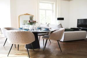 Palais Passy~Design Suite mit Ausblick im Zentrum Apartments, Wiesbaden