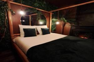 La Bayeuzen - La Tropicale - Love Room, Bayeux