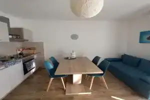 Apartment Artemis, Vis