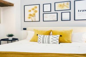 Central with hydromassage shower and elevator Apartments, Perugia