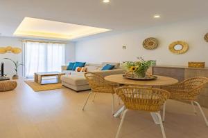 Ventura-Céntrico, Piscina, Balcón WIFI y Parking Apartments, Tarifa