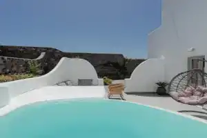 Griseo Villas, Karterados